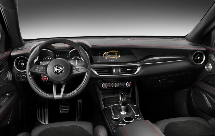 Торпедо Alfa Romeo Stelvio Quadrifoglio (949) 2017 года  (WW) (фото 3 из 51)